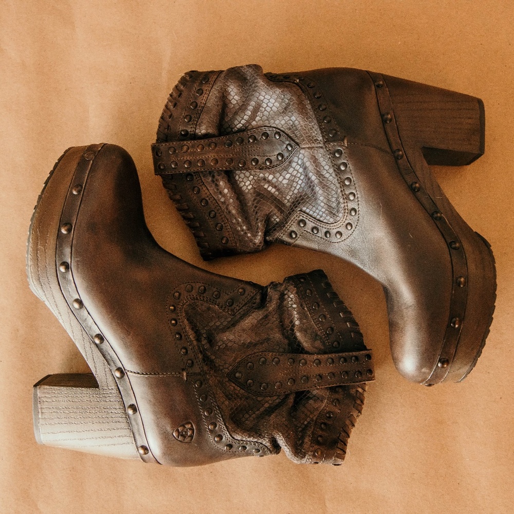 Ariat chunky heel slouch bootie